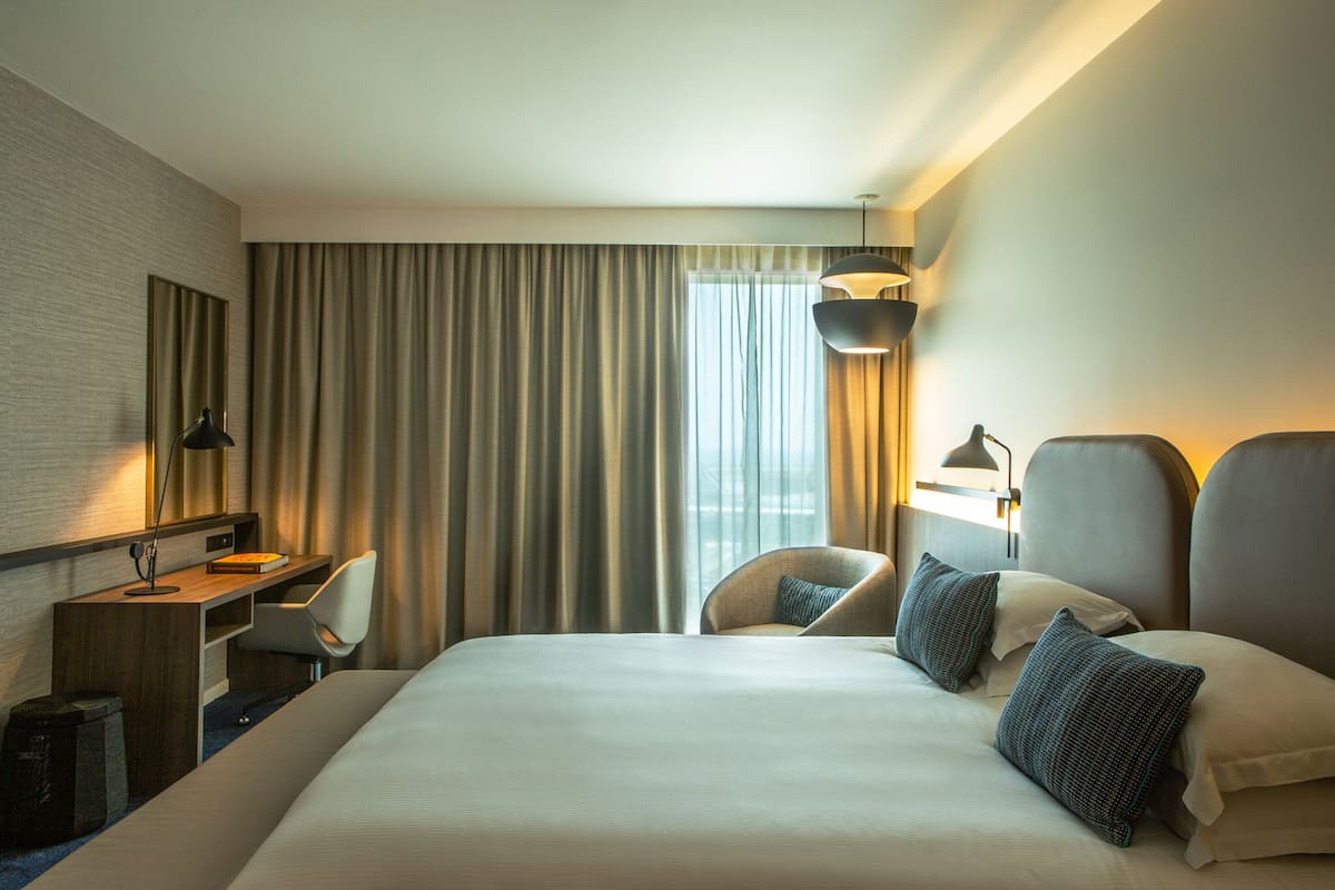 Premium bedding, pillowtop beds, minibar, in-room safe