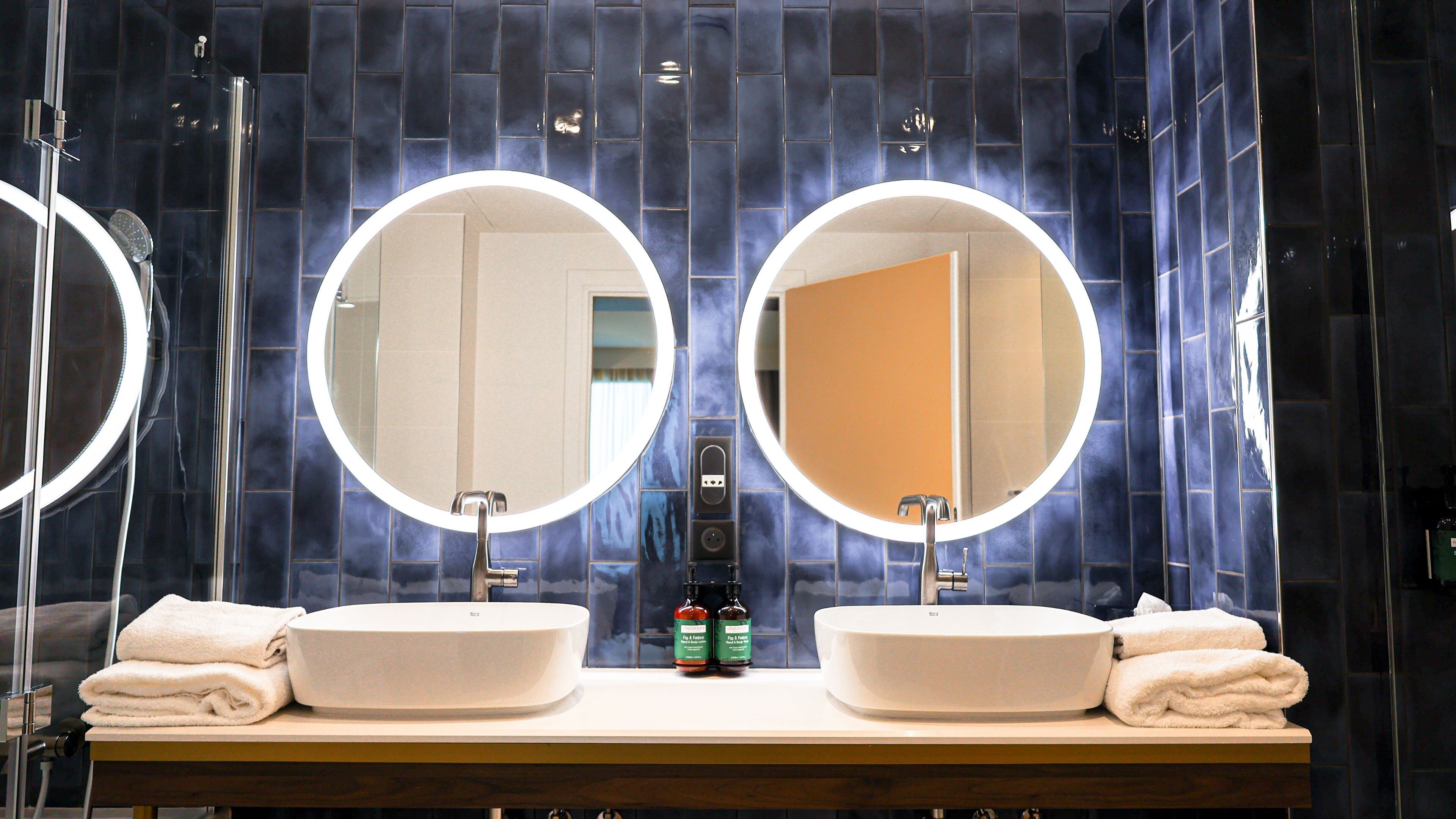 premium suite, 1 king bed (living area) | room amenity