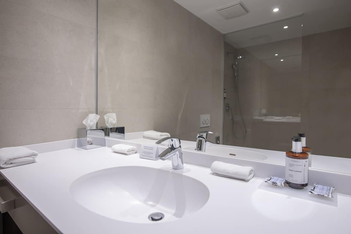 shower, rainfall showerhead, eco-friendly toiletries, hair dryer