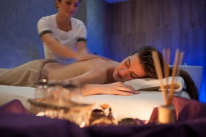 Behandlungsräume für Paare, Sauna, Dampfbad, Sportmassagen