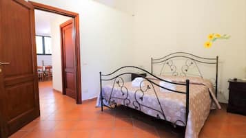 1 camera, culla da viaggio