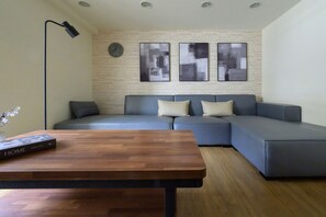 Interior - 4B4b Three Suites 1 Min to Blue Line MRT (Taipei)