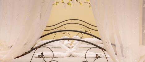 1 Schlafzimmer, Reisekinderbett