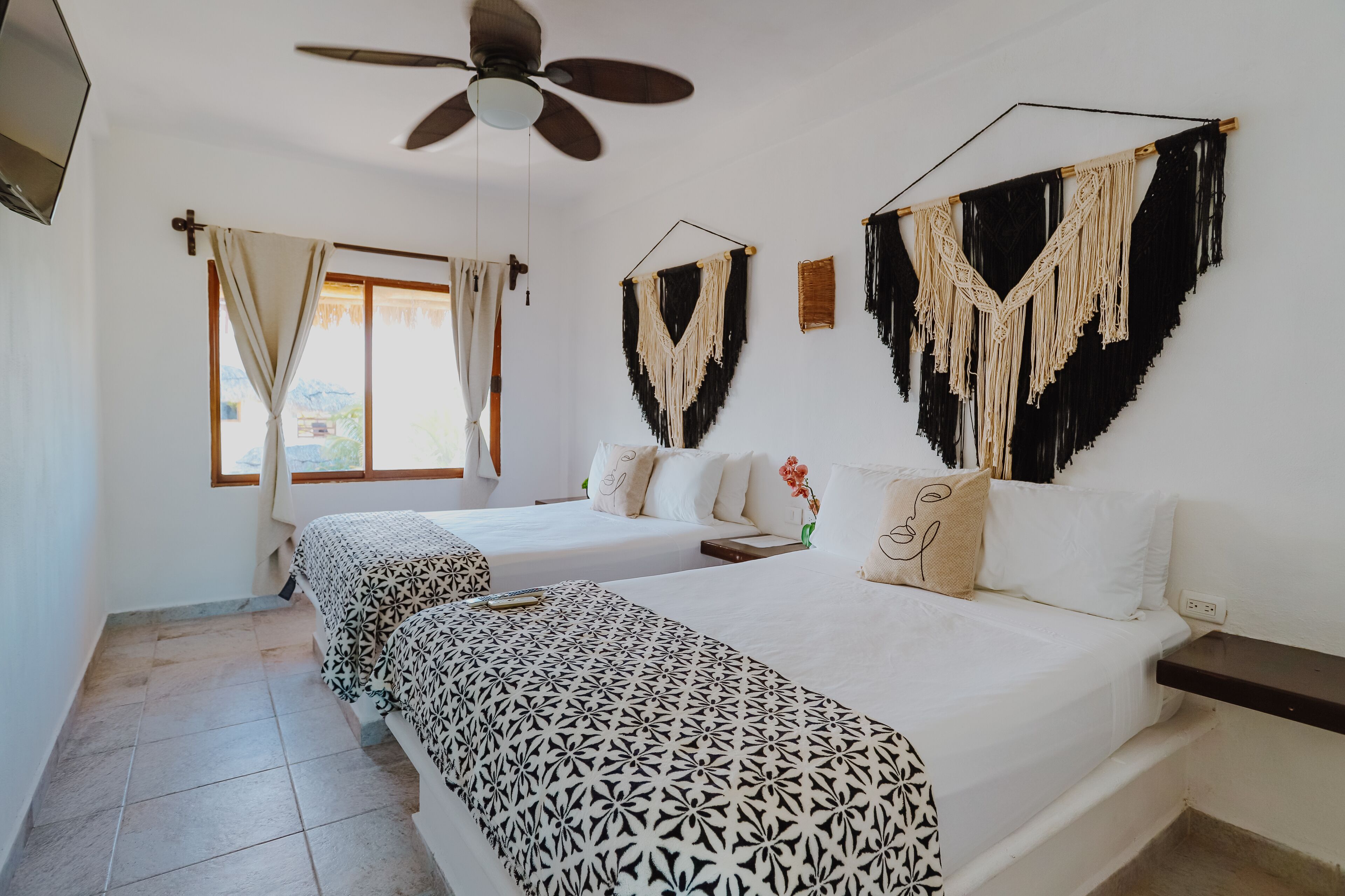 standard double room | in-room safe, bed sheets