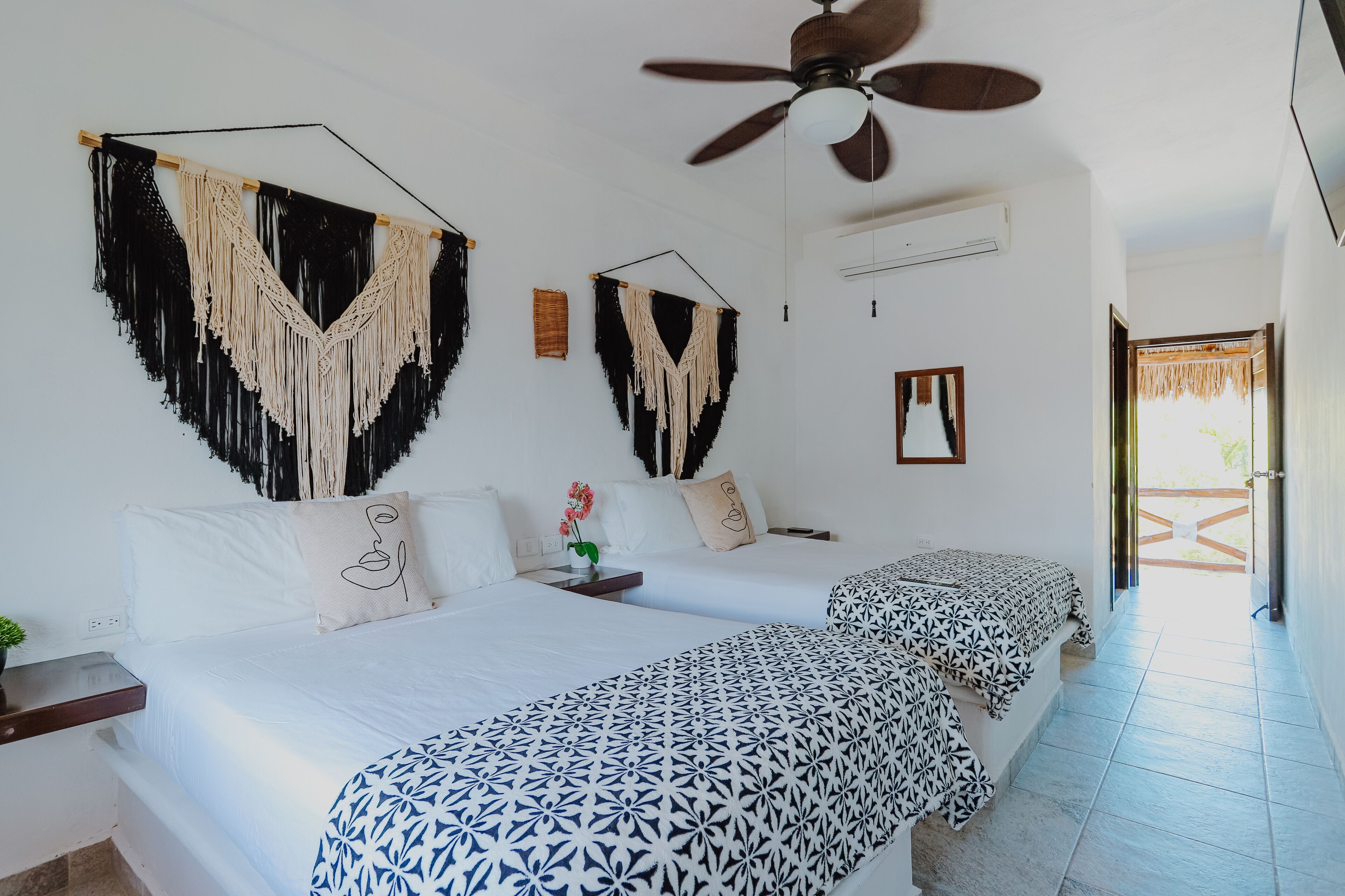 standard double room | in-room safe, bed sheets