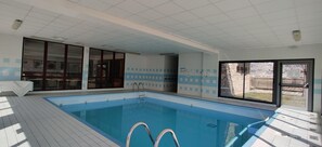 Inomhuspool och uppvärmd pool