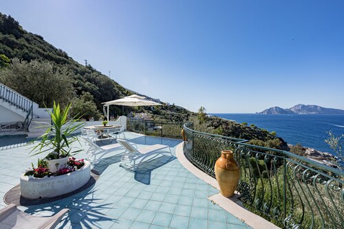 Villa Meerblick mit atemberaubendem Blick auf Capri