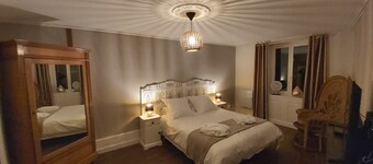 EDEN Jacuzzi private suite