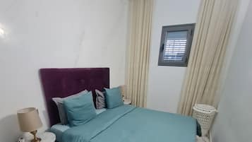 2 bedrooms, iron/ironing board, WiFi, bed sheets