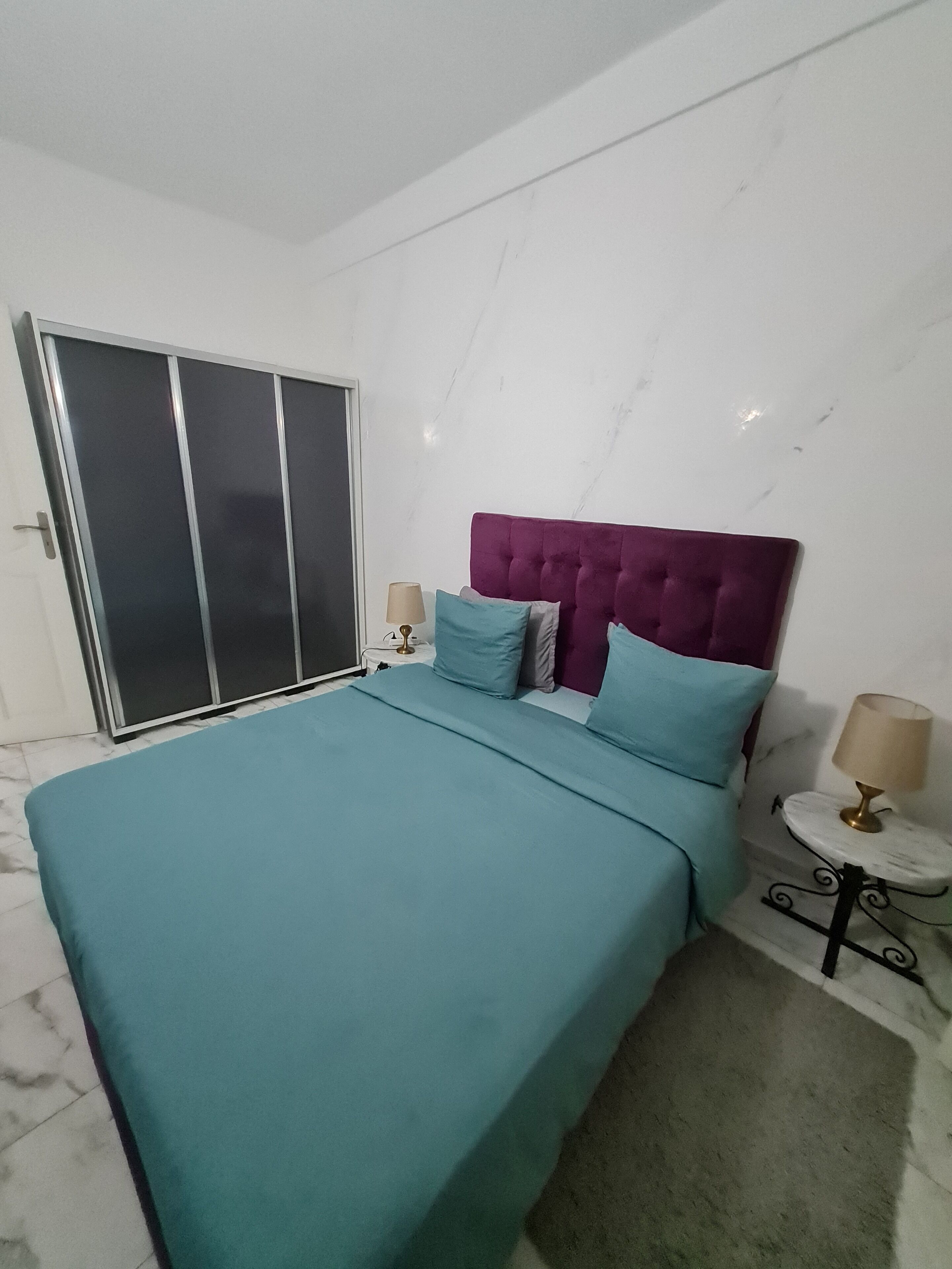 2 chambres, fer et planche à repasser, Wi-Fi, draps fournis