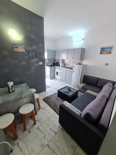 T2 auf dem Gesims Houmet Souk Djerba