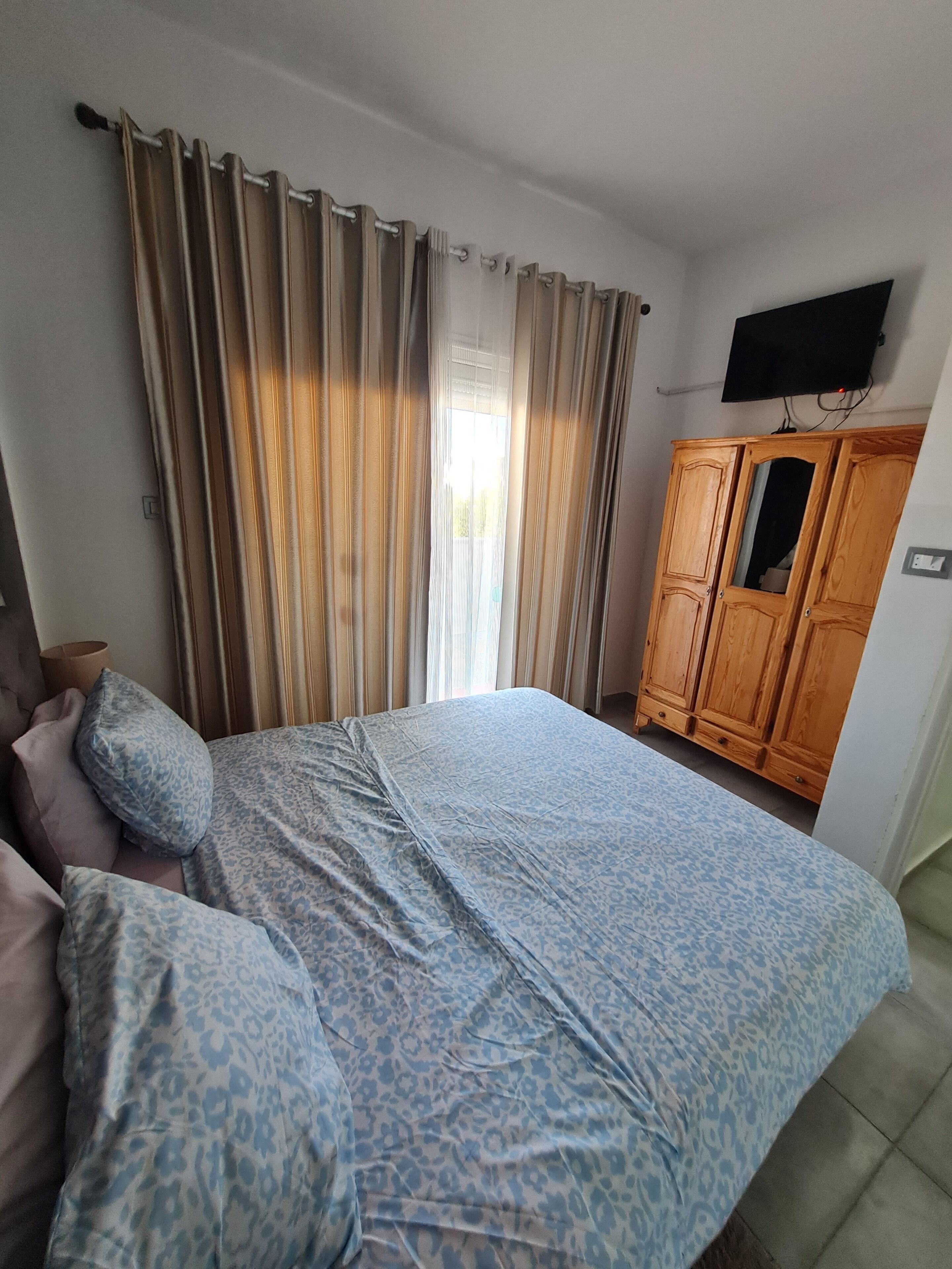 2 chambres, fer et planche à repasser, Wi-Fi, draps fournis