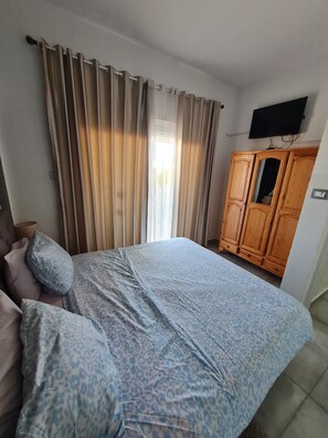 2 多间卧室、熨斗/熨衣板、WiFi、床单