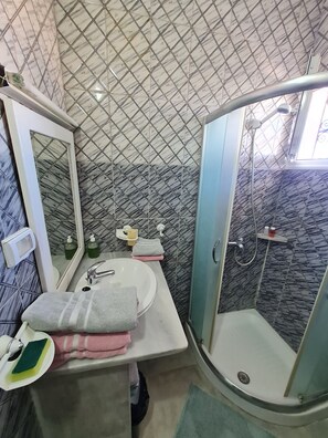 Hair dryer, towels