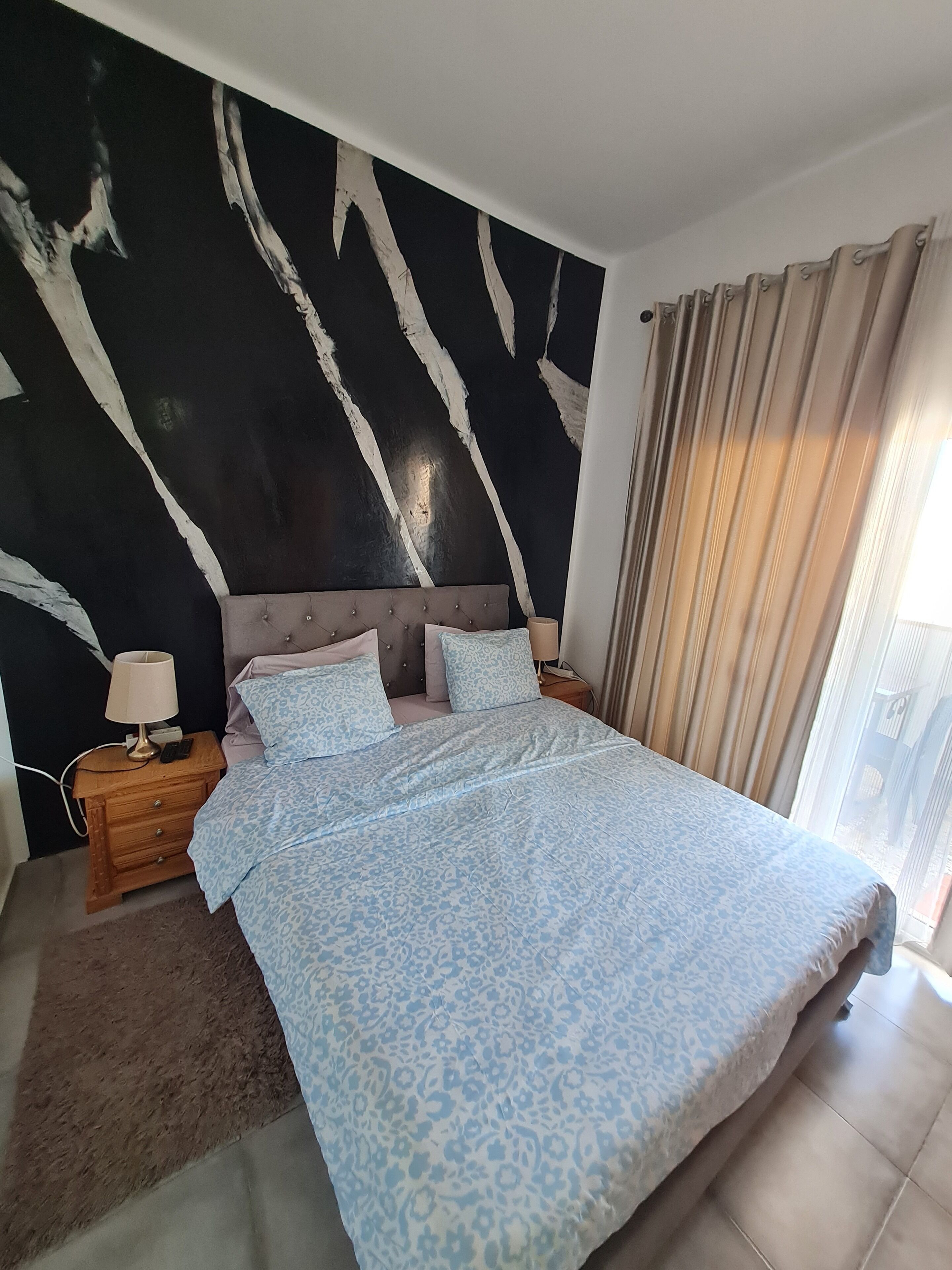 2 多间卧室、熨斗/熨衣板、WiFi、床单