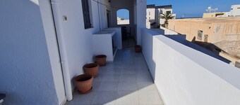 T 3 on the djerba corniche