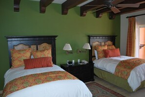 3 bedrooms, in-room safe, iron/ironing board, free WiFi