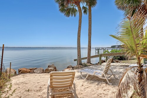 Melbourne Waterfront - 2 Bed 2 Bath - Entire Apartment