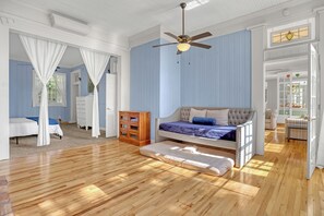 3 bedrooms, in-room safe, iron/ironing board, WiFi