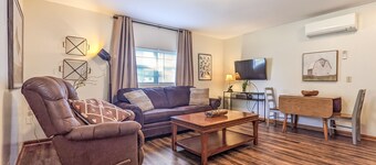 The Granny Cottage ~ on Main Street