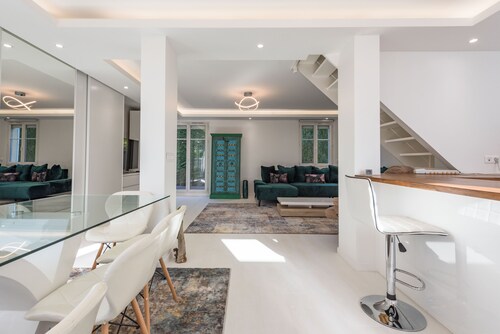 Magic House Next to Disneyland