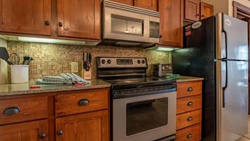 Condo, Multiple Beds (2 Br:  Soaring Eagle 402) | Private kitchen | Fridge, microwave, stovetop, dishwasher