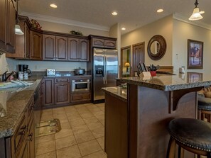 Private kitchen - 5 Br: Black Bear Crossing #4 (Snowshoe)