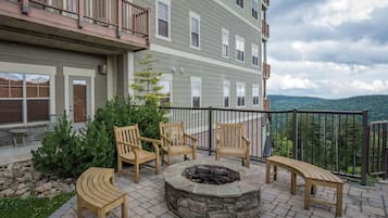 Apartamento, 1 cama de matrimonio grande (1 Br: Soaring Eagle 109) | Balcón