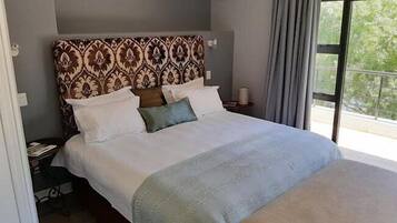 Luxury House, 4 Bedrooms | 4 bedrooms, free WiFi, bed sheets