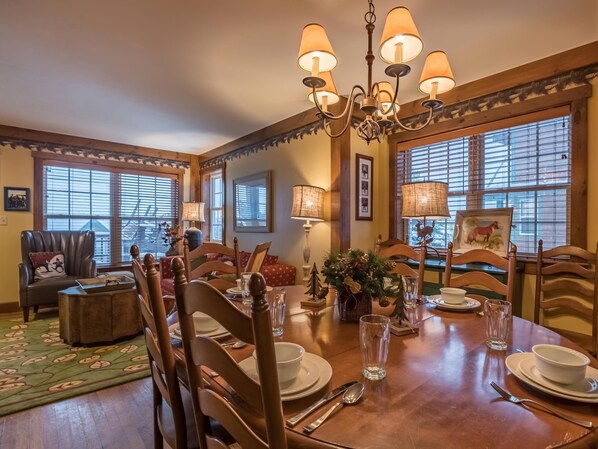 Condo, varias camas (3 Br : Camp 4 #1) | Cocina privada | Comedor 