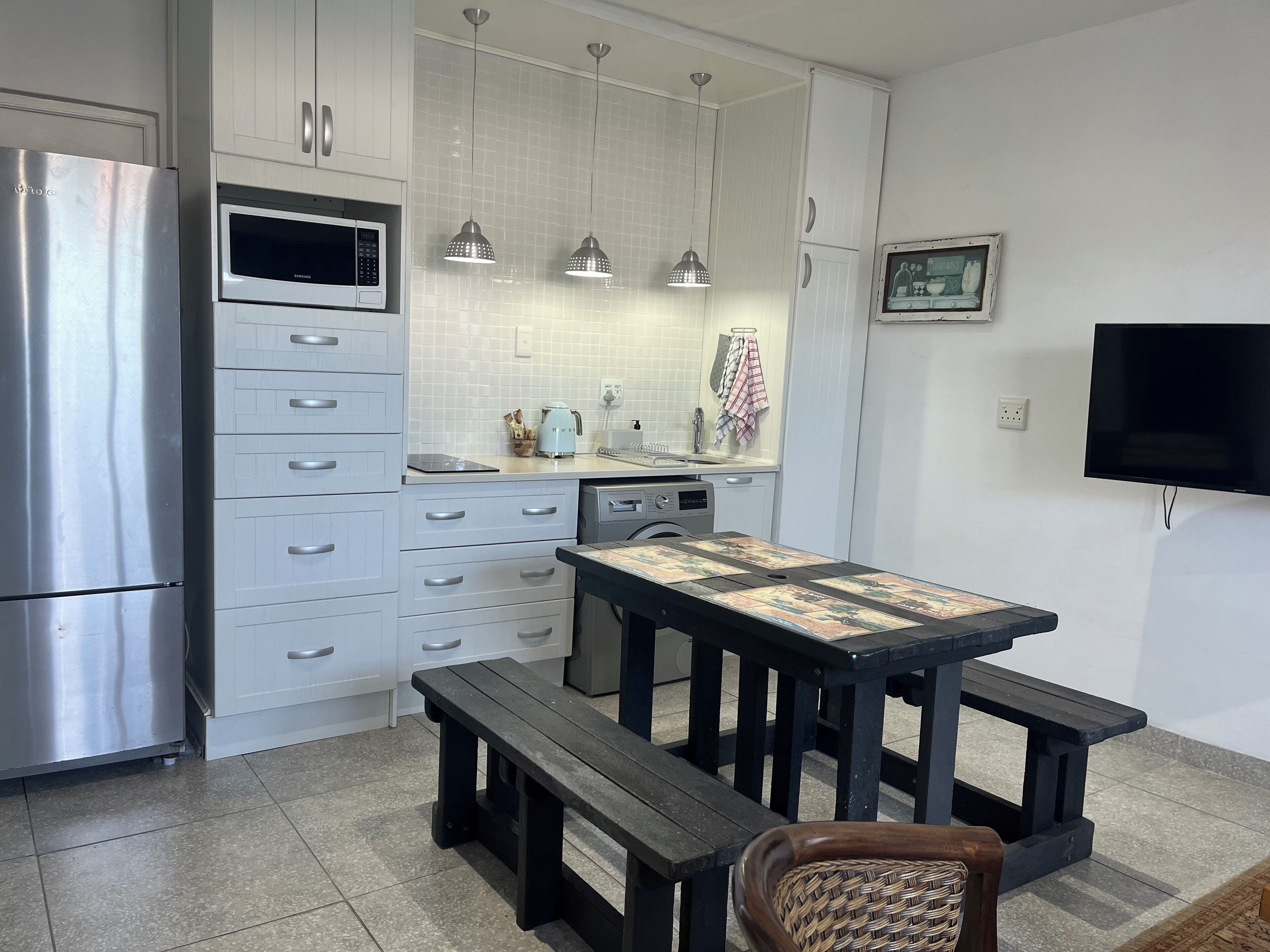 Premier Apartment | Private kitchen | Microwave, electric kettle, toaster