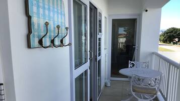 Guest room (8) | Balcony