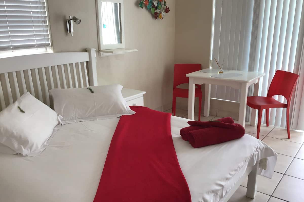 Melissa - 2 Sleeper (3) | Premium bedding, soundproofing, free WiFi, bed sheets