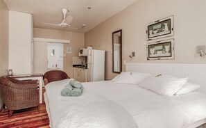 2 Sleeper - Etienne | Premium bedding, free WiFi, bed sheets