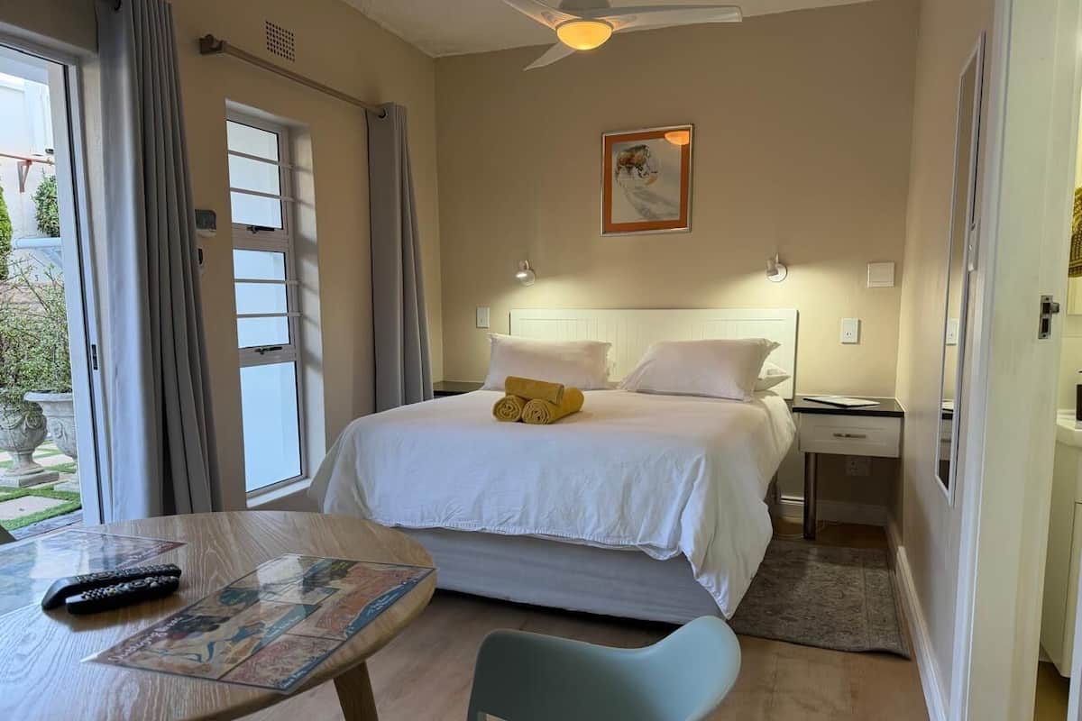 2 Sleeper - Elaine | Premium bedding, WiFi (free), bed sheets