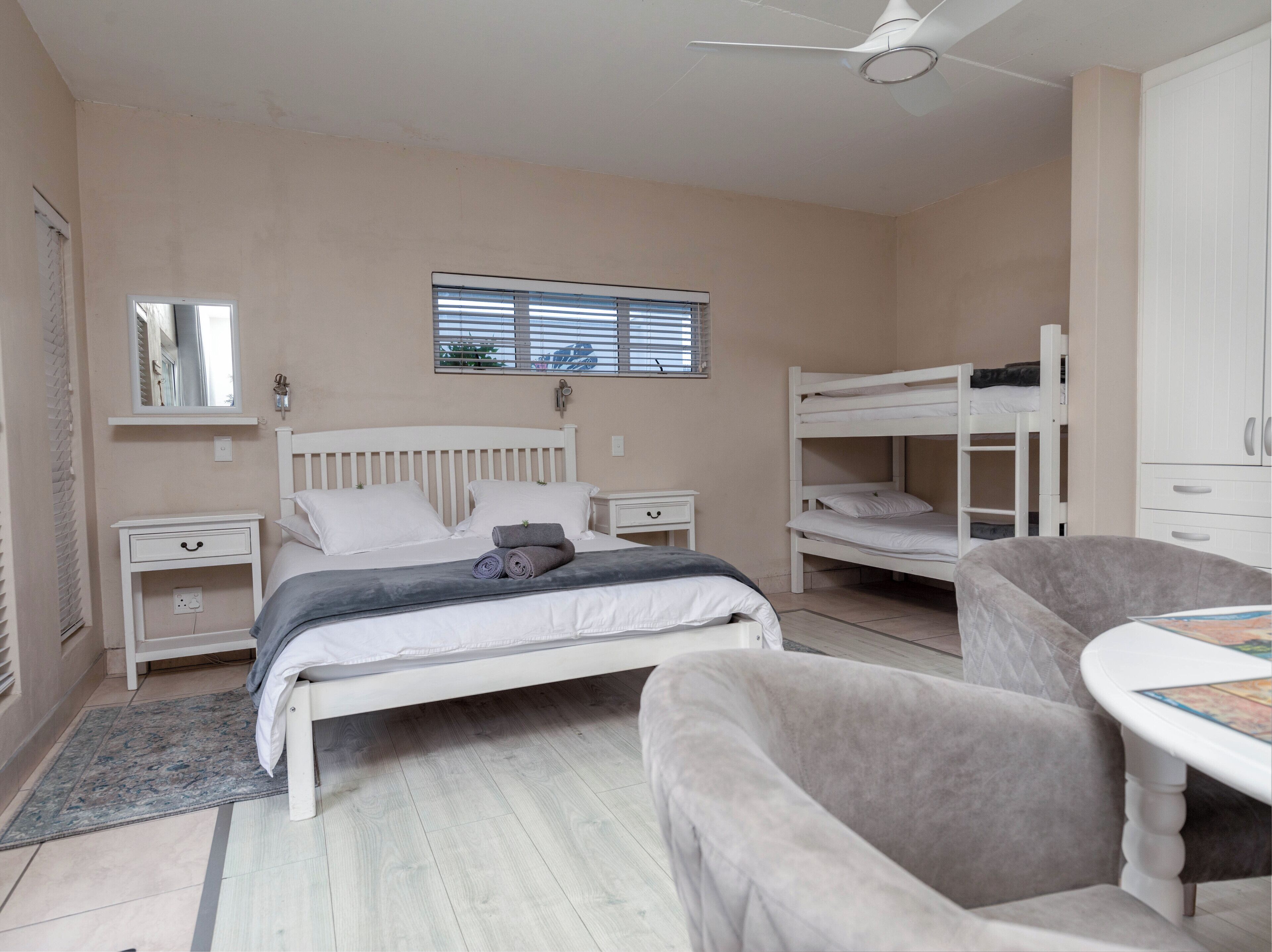 Andre - 4 Sleeper (1) | Premium bedding, free WiFi, bed sheets