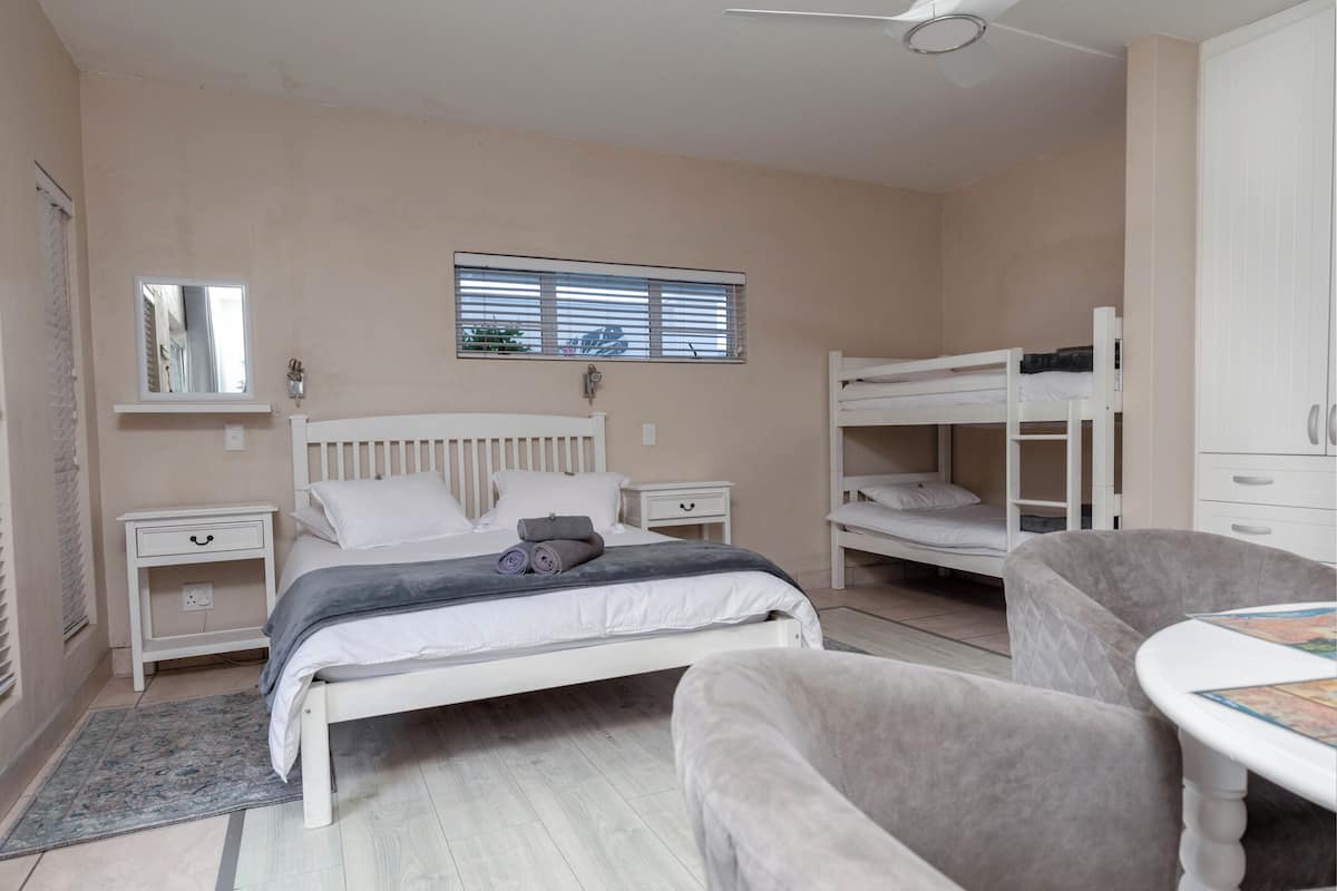 Andre - 4 Sleeper (1) | Premium bedding, free WiFi, bed sheets