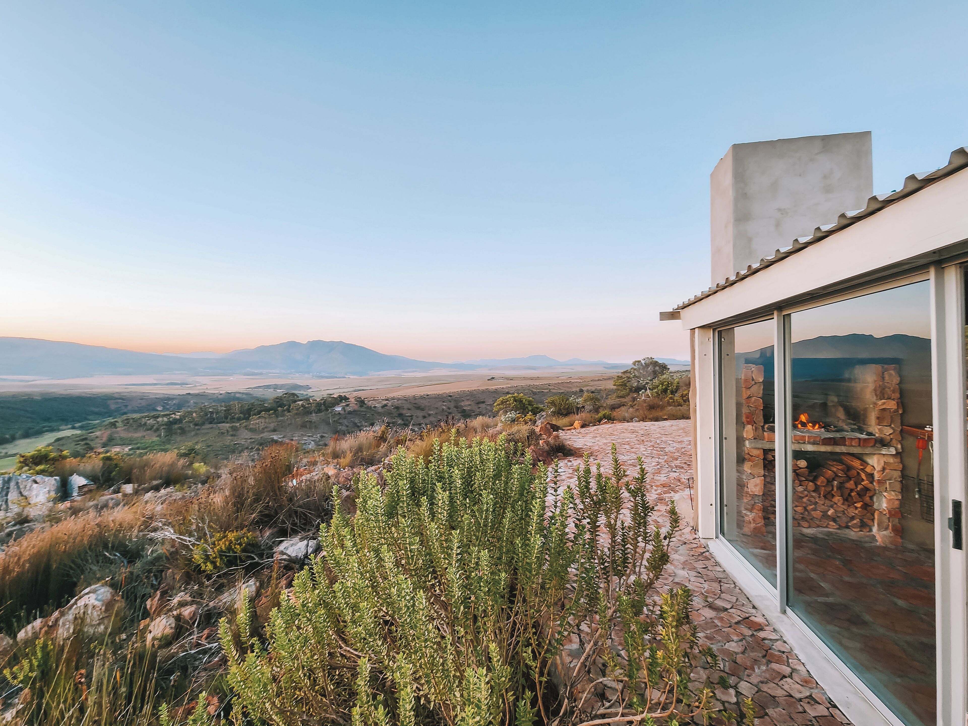 Basic Cabin | Mountain view