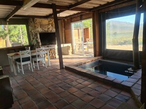 Basic Cabin | Bed sheets - Avani Lodge Private Nature Reserve (Bot River)