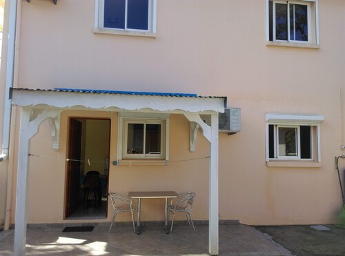 STUDIO COCOTIER pr 2 pers à 3 min de la plage de Grande Anse