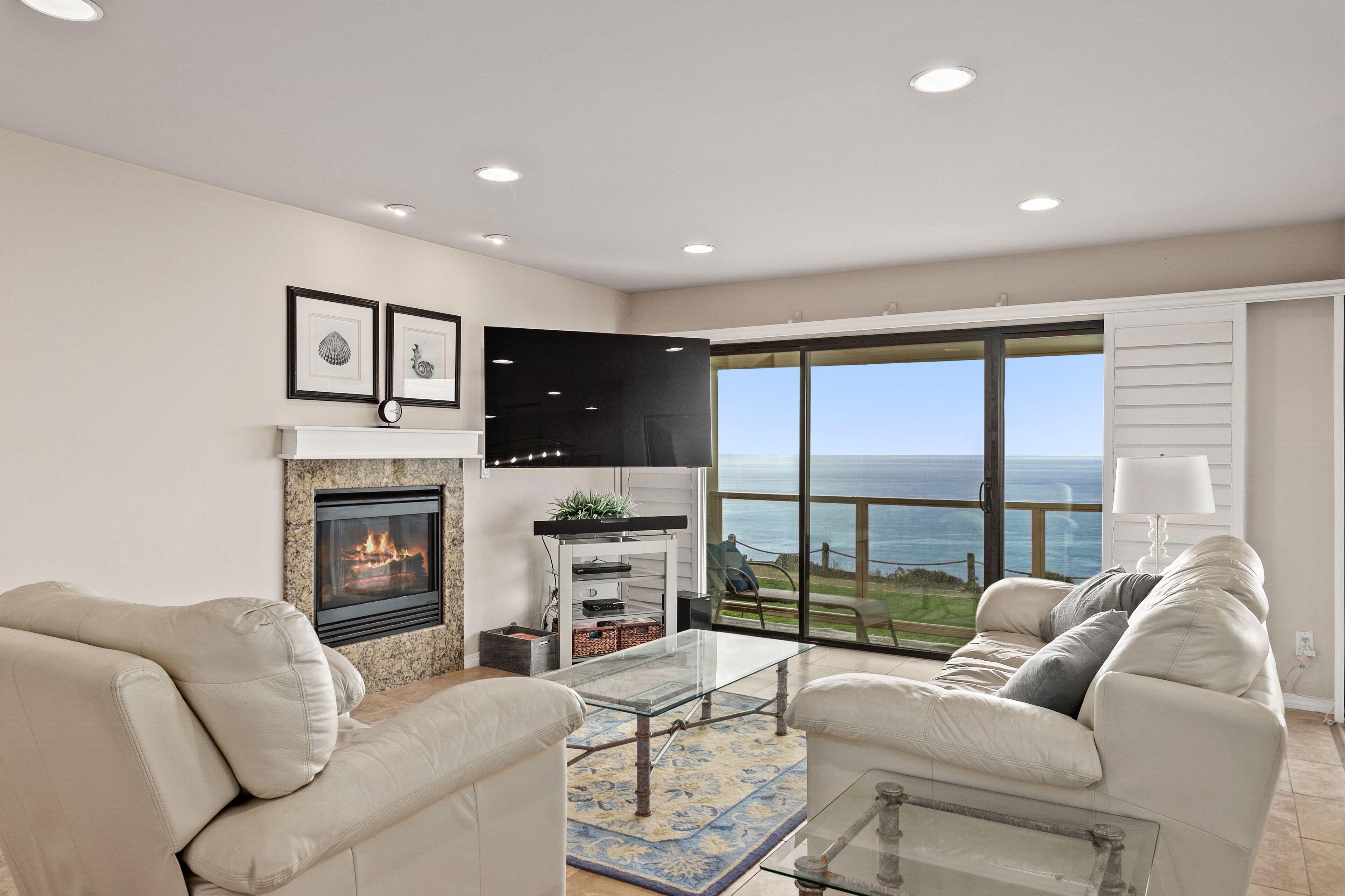 Bella Vista - Unobstructed Ocean Views, near Restaurants, Pool, Beach