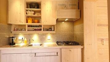 Réfrigérateur, four, plaque de cuisson, lave-vaisselle