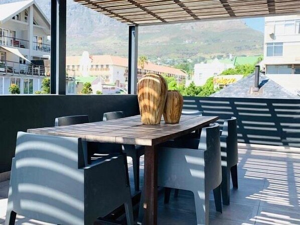 In-room dining - 64 Kloof Street (Cape Town)