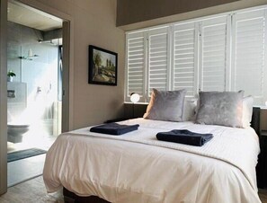 Free WiFi, bed sheets - 64 Kloof Street (Cape Town)