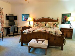 4 slaapkamers, een bureau, een strijkplank/strijkijzer, gratis wifi