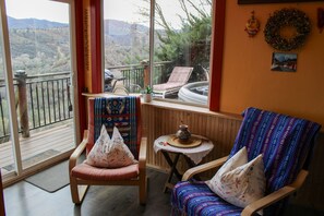 Interior - Liberty Suite - Prescott Cabin Rentals (Prescott)