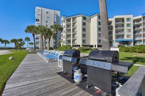 Outdoor dining - 🌅 Caprice Resort Unit #407 – Corner Unit with Dual Water Views and Coastal Charm (St Pete Beach)