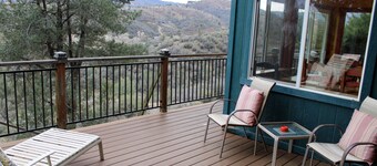 Sunflower Room - Prescott Cabin Rentals