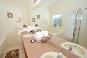 Bathroom - Lovely Glenbrook 4 Bedroom 3 Bath Pool Home (Clermont)