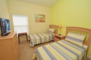Room - Lovely Glenbrook 4 Bedroom 3 Bath Pool Home (Clermont)